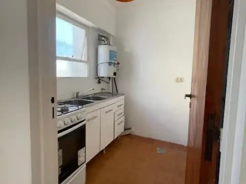 Departamento en venta en Floresta Monoambiente con balcon, cocina separada.