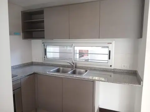 Depto Tipo Casa en Venta con 2 cocheras
