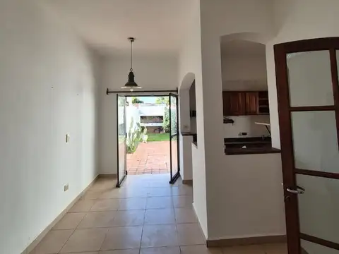 Casa 4 ambientes con 1 baño