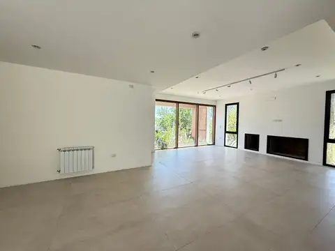 Casa en Venta en Countries y Barrios Cerrados en Mendiolaza, USD 620.000