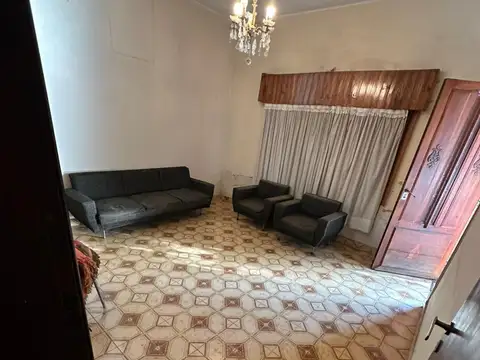 Casa en Alquiler en Moron Sur, $ 700.000