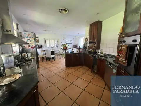 Casa 5 ambientes con 3 baños