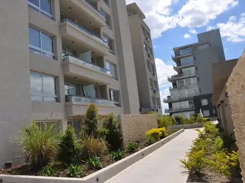Venta departamento 2 ambientes PB con Jardin Espigon 13. Puerto Escondido. Nordelta