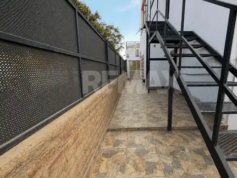 Casa 7 ambientes con 2 baños