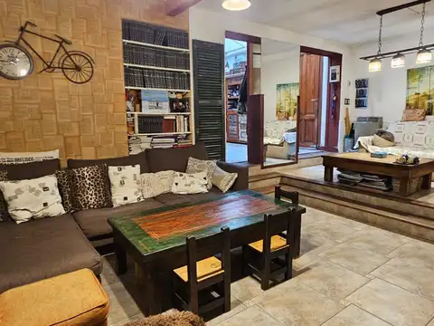 Depto Tipo Casa 5 ambientes con 2 baños
