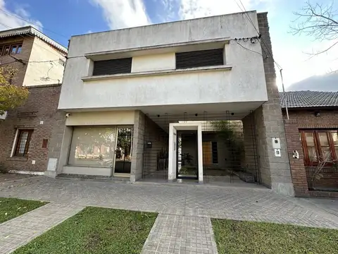 Casa en alquiler 2 dormitorios con oficina