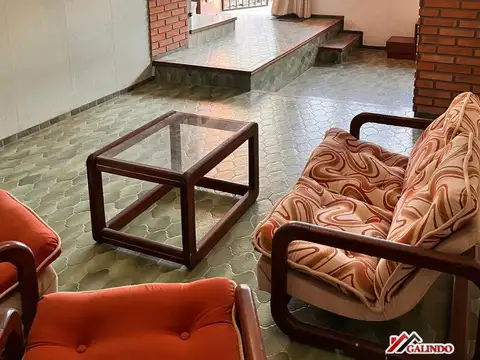 Casa 5 ambientes con 1 baño