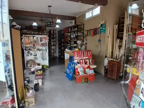 VENTA LOCAL COMERCIAL EN ESQUINA. BV ROCA Y MORENO