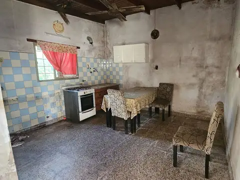 Casa 2 ambientes con 1 baño