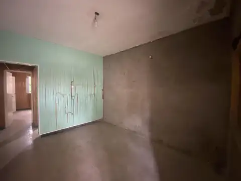 Casa 5 ambientes con 1 baño