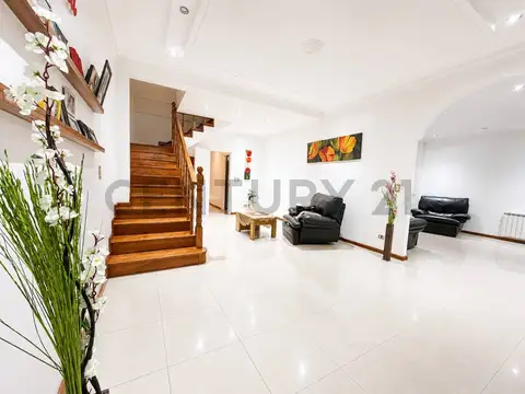 VENTA CASA 6 AMBIENTES EN ITUZAINGO