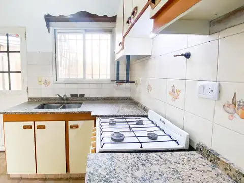Depto Tipo Casa en Alquiler en Carapachay, $ 1.600.000