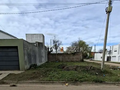 Terreno en esquina semicentrico