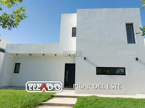 Casa  en Venta en Santa Lucia, Pilar del Este, Pilar