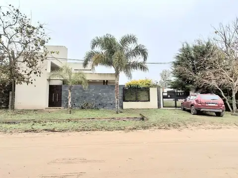 HERMOSA CASA EN FINCAS DEL RINCON