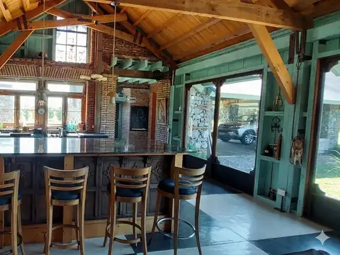 Casa en Alquiler con 1 cochera