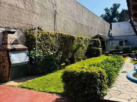 VENTA CASA en block. PILETA Y LOCAL PABLO PODESTÁ