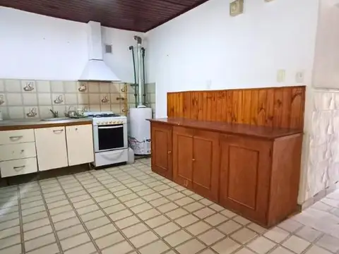 Casa 5 ambientes con 1 baño