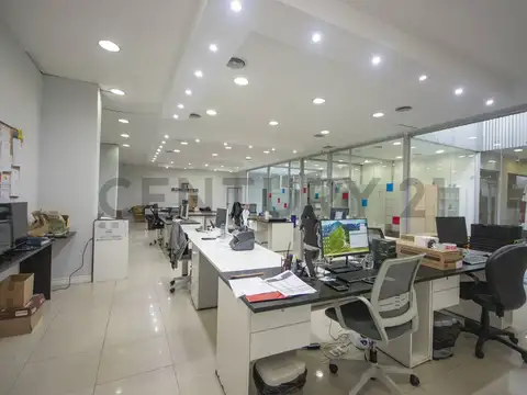 EDIFICIO COMERCIAL ÚNICO - OFICINAS, DEPÓSITO ALTURA Y FABRICA en PARQUE PATRICIOS / SAN CRISTOBAL