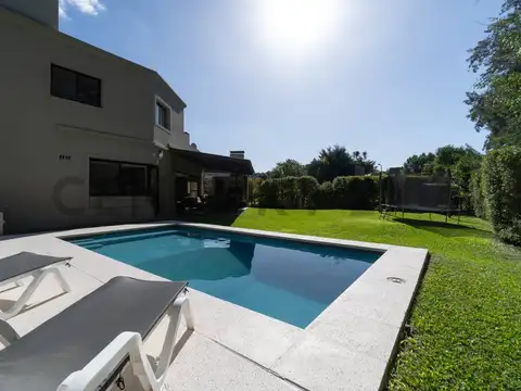 Casa en Venta en La Escondida – Bella Vista | Parque, Pileta y Parrilla | Lote 5