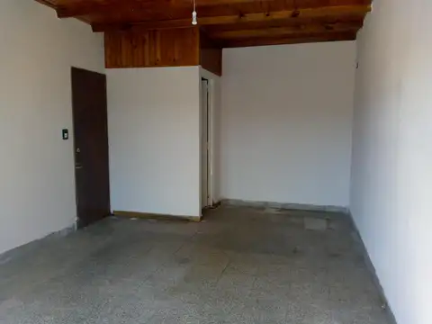 Local en Alquiler en Villa Gobernador Galvez, $ 250.000