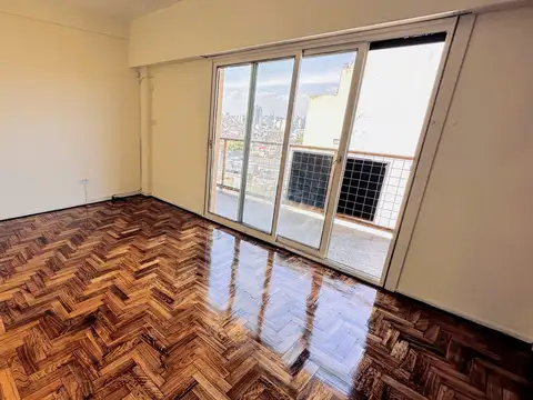 Zuviría 1000, Piso 8