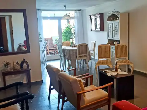 IMPECABLE   Dto 3 Dorm -  2 Baños - Con Balcón y Cochera!