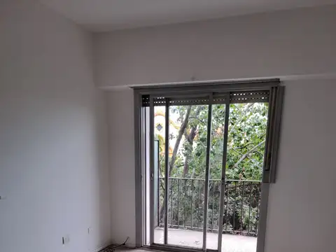 NUÑEZ-SAAVEDRA , 2 AMBIENTES  AL FRENTE CON BALCON CORRIDO