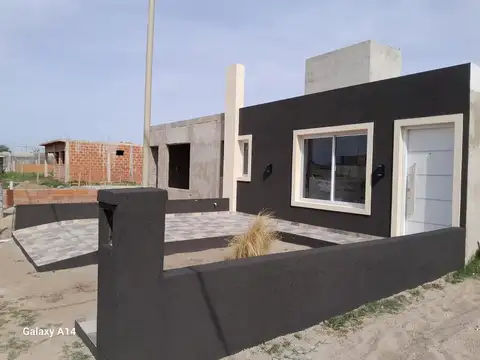 CASA EN VENTA A ESTRENAR EN ARGÜELLO NORTE