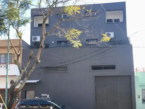 EXCELENTE MONOAMBIENTE CON BALCON ATERRAZADO, VIVIENDA O PROFESIONAL