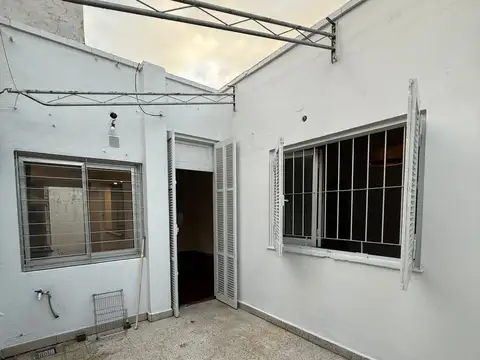 Depto Tipo Casa en Alquiler 50 años