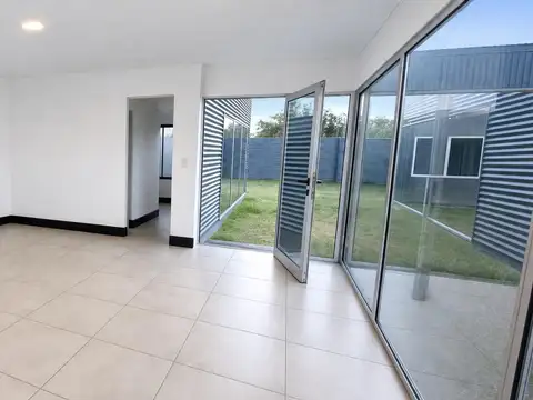 Casa 3 ambientes con 1 baño