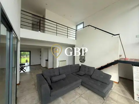 Casa 5 ambientes con 3 baños