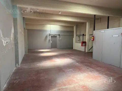 Galpon en Alquiler 8  mts Frente