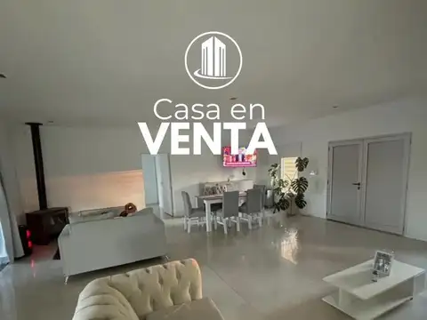 Vendo. Casa ubicada frente al Hotel Azahares del Ayuí. Concordia, ER.