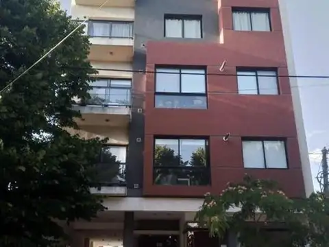 Avellaneda e/ Alberti y Saavedra
