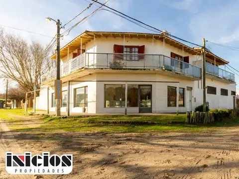 2 Locales mas una casa - C1122
