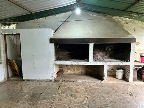 Casa 8 ambientes con 6 baños