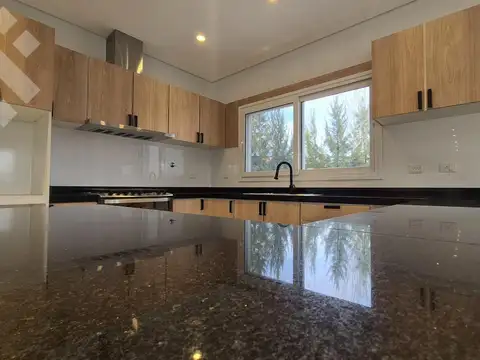 Casa en Venta al Este