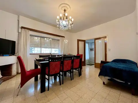 Depto Tipo Casa 8 ambientes con 2 baños