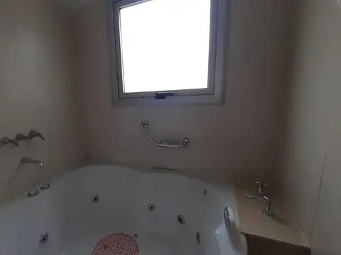 Departamento 5 ambientes con 2 baños