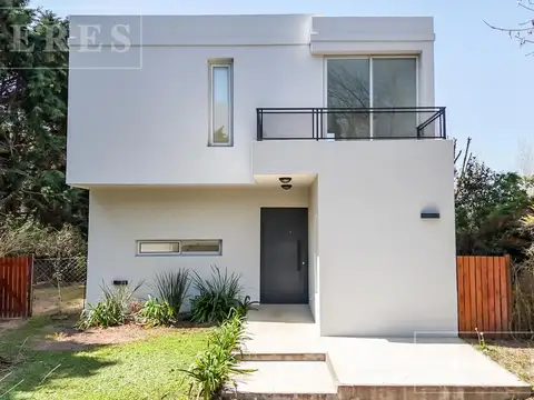 Casa en Venta en Santa María de los Olivos, USD 315.000