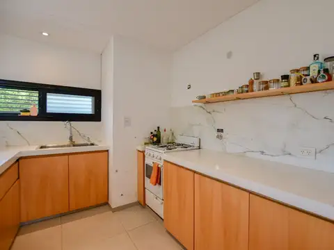 CASA EN VENTA UN DORMITORIO , CITY BELL . LA PLATA