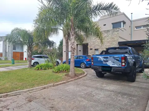 Casa en Venta en La Montura, USD 390.000