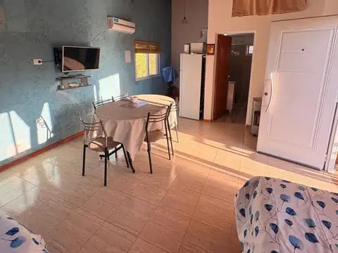 Casa 2 ambientes con 1 baño