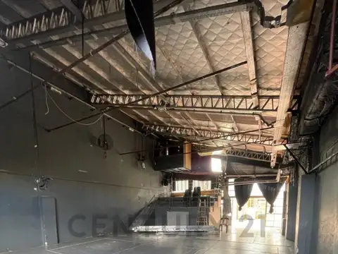 Galpón / Espacio Multifuncional en Alquiler – Boedo 876