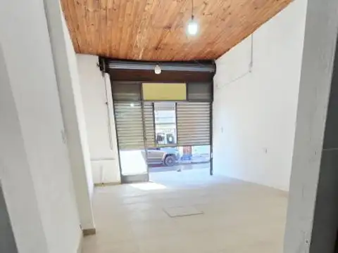 Local en Alquiler en Gregorio de Laferrere, $ 450.000