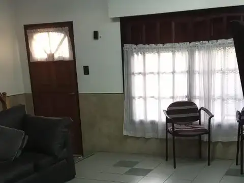 Emilio Mitre e/ Paso y Charcas