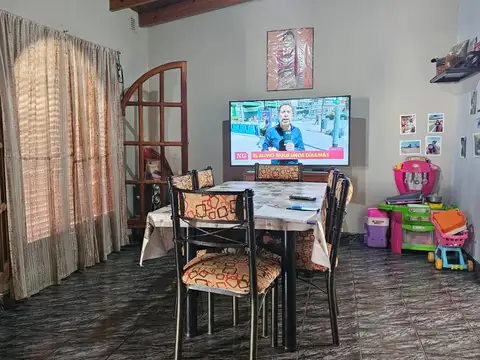 Casa 3 ambientes con 1 baño