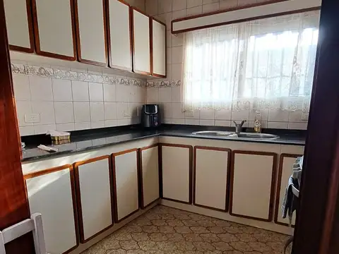 Eduardo Madero 1200